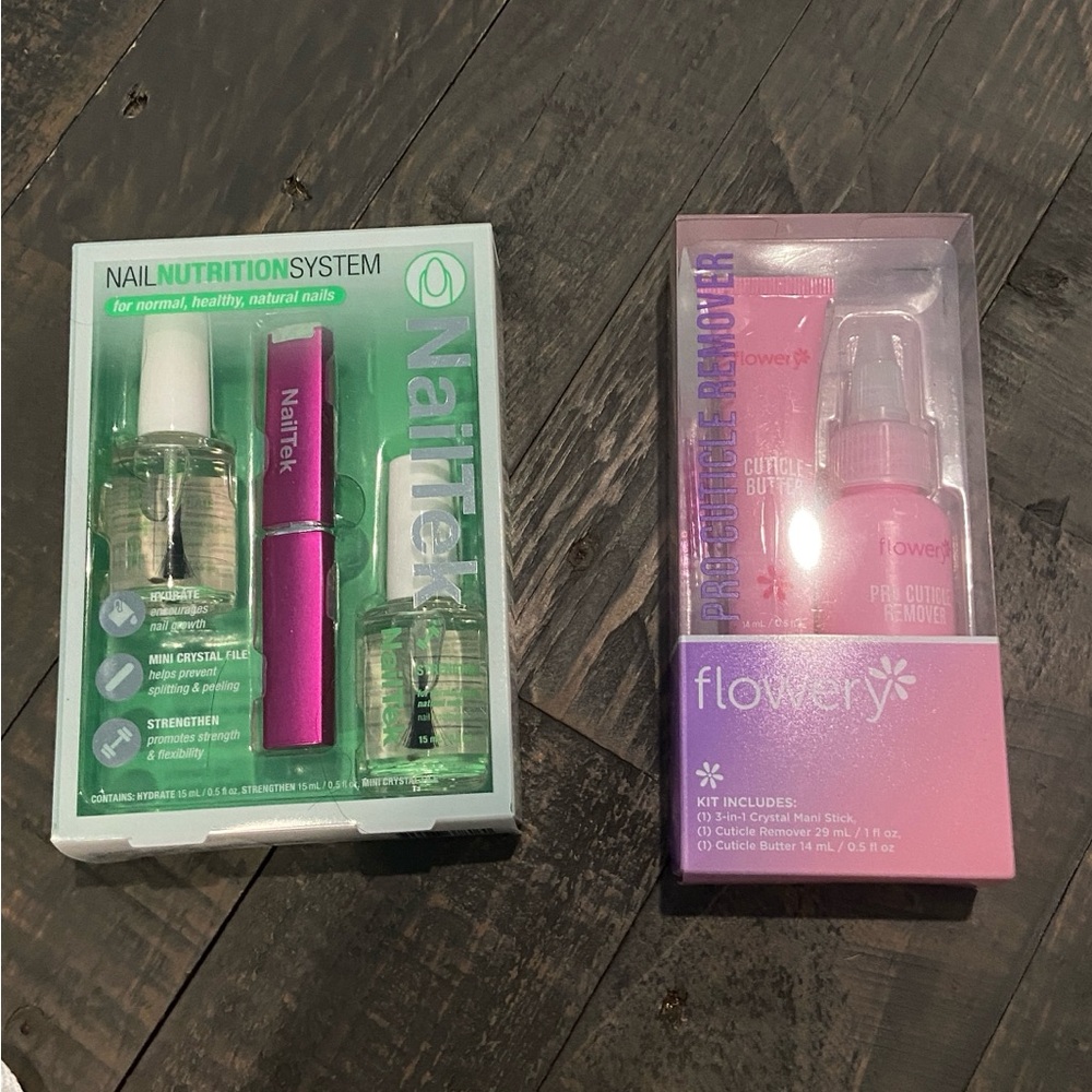 Lot of Nail Tek & Flowery kits
New and unopened